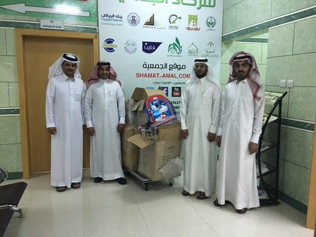 هيئة المهندسين السعودية بنجران تقدم هدايا لجميعة شمعة أمل